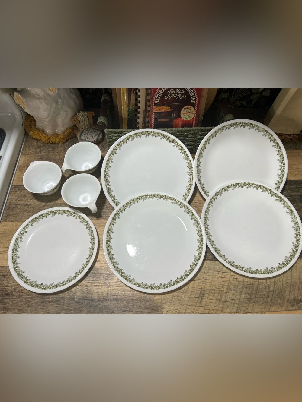 Vintage Corelle Spring Blossom Green 8 Pc Dinnerware Set